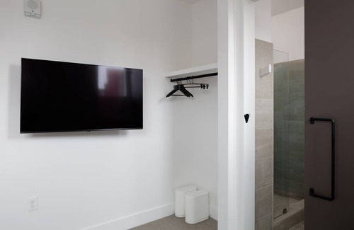 North Downtown Hotel | Boutique Hotel Suite above the Jefferson Theater on the Downtown Mall