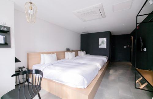 Gyo-dong Hotel | Boutique Hotel BomBom