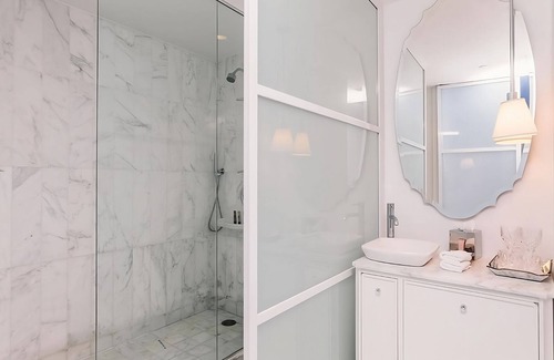 SoHo Hotel | Boutique Hotel in NYC! Pet-friendly Suite, Close to Empire State Building!