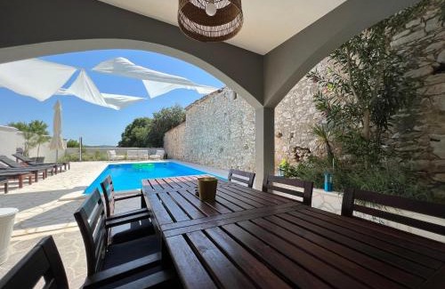 Velim Villa | Boutique House Ika with Private Swimming Pool