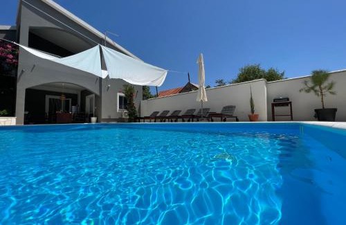 Velim Villa | Boutique House Ika with Private Swimming Pool