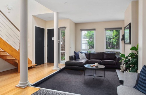 Prahran House | BOUTIQUE STAYS - Roxys Place