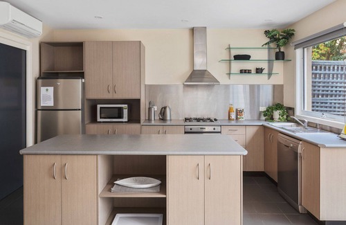 Prahran House | BOUTIQUE STAYS - Roxys Place