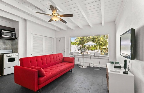 Ocean Ridge Apartment | Boutique style apartment in a dream location with pool 200 meters from the beach R