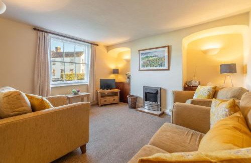 Southwold House | Bovis Cottage