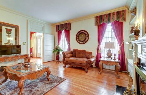 Oakland House | Bowling Green House with Shared Pool!