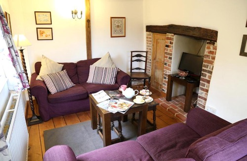 Eastling House | Box Cottage