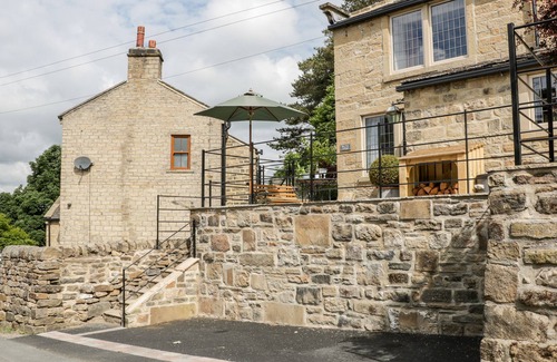 Oxenhope Cottage | BOX TREE COTTAGE, pet friendly, character holiday cottage in Oxenhope