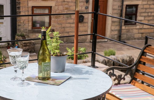 Oxenhope Cottage | BOX TREE COTTAGE, pet friendly, character holiday cottage in Oxenhope
