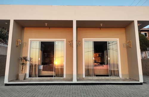 Costeira do Pirajubae Apartment | Entre o Centro e o Aeroporto - Mini Casa com Vista Para a Beira Mar Sul
