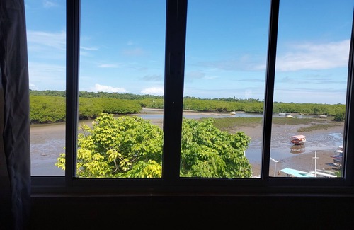 Vera Cruz Apartment | Comfortable and family-friendly Apart II in Itaparica, right on the beach, pet-friendly. P.