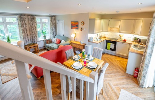 West Runton Cottage | Brackenhurst Cottage is a charming two bedroom annex, with its own fully enclosed garden and private