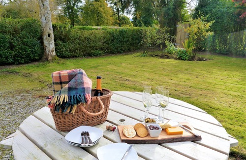 Castle Douglas Cottage | Braidwood - a house that sleeps 9 guests in 4 bedrooms