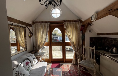 Turville House | Bramble Bank 'cartshed'-1 Bed Cottage-sleeps 2
