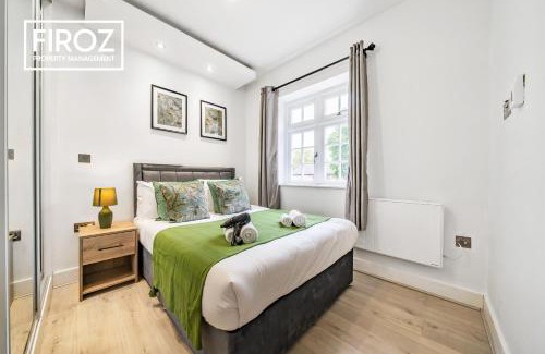 Rushmoor District Apartment | Brand New 1 Bed 1 Bath, Modern Town Center Apartment, Netflix By Redwood Stays