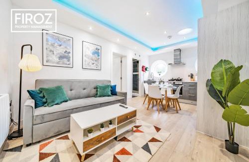 Rushmoor District Apartment | Brand New 1 Bed 1 Bath, Modern Town Center Apartment, Netflix By Redwood Stays