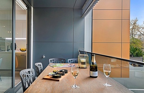 Caulfield North Apartment | BRAND NEW! 2 Bed Deluxe Apartment in Caulfield North