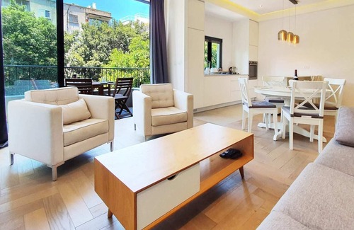 Old North Apartment | Brand New 2 Bedrooms Near the Beach TL55