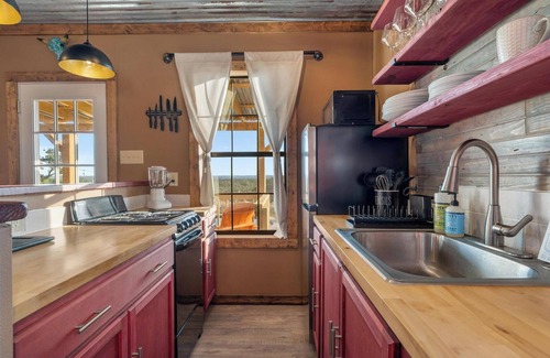 Blanco House | Brand New! 20 Acre Private Ranch w Spool, Firepit, Outdoor Adventures