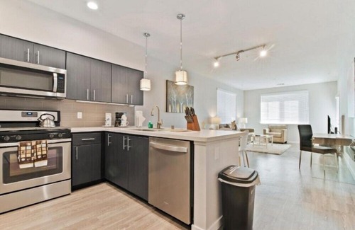 Menlo Park Apartment | Brand New Anton Menlo Luxury Studios with Great Onsite Amenities