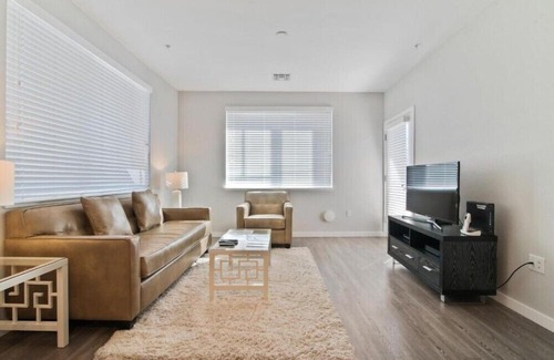 Menlo Park Apartment | Brand New Anton Menlo Luxury Studios with Great Onsite Amenities