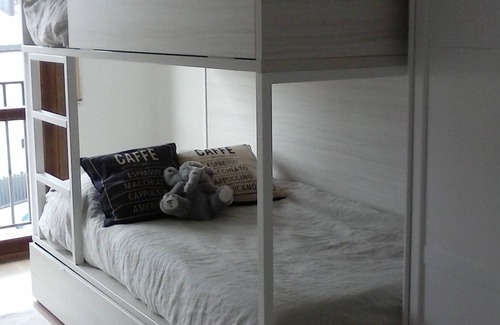 Jaca Condo | BRAND NEW APARTMENT, CENTRAL, WITH GARAGE SQUARE AND POOL. (WIFI)