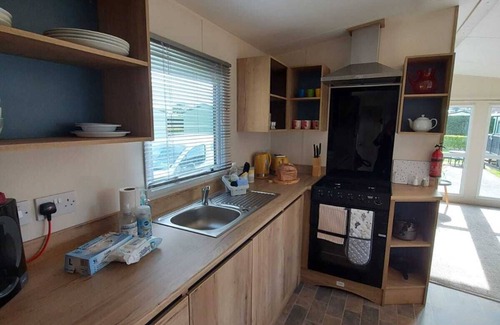 Knaresborough House | Brand new caravan with outdoor swimming & ramp to decking, no steps