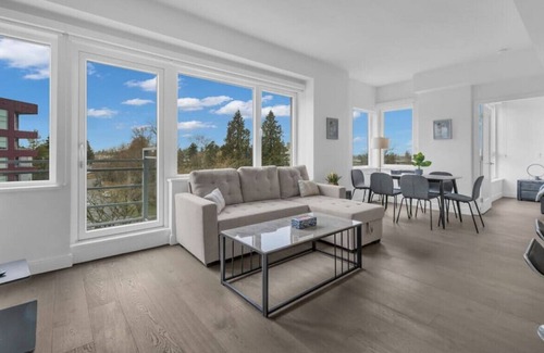 Riley Park-Little Mountain Apartment | Brand new Cozy 2.5bd 2ba Apt@QueenEliz Park