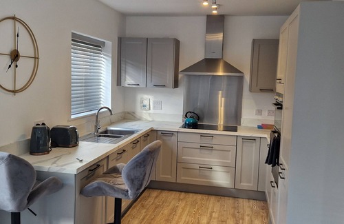 Peterborough House | Brand new Entire 4-Bed House in Peterborough