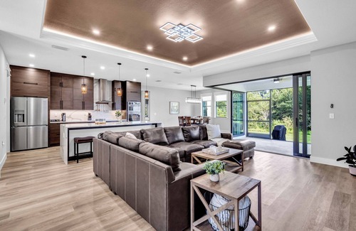 Englewood East House | Brand New, Family Friendly Spacious- Home Sleeps 12 + 10 mins to Gulf Beaches