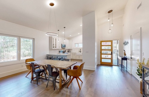 Weaverville House | Brand-new home near Weaverville with game room, private hot tub, firepit, & BBQ