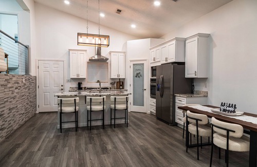 Northwest Heights Bed & Breakfast | Brand new house in the Palisades hills with city and Mountain Views