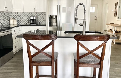 Mauldin House | Brand new house. Pet friendly. King bed. Mauldin Simpsonville. 2 car garage.