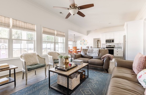 Mauldin House | Brand new house. Pet friendly. King bed. Mauldin Simpsonville. 2 car garage.