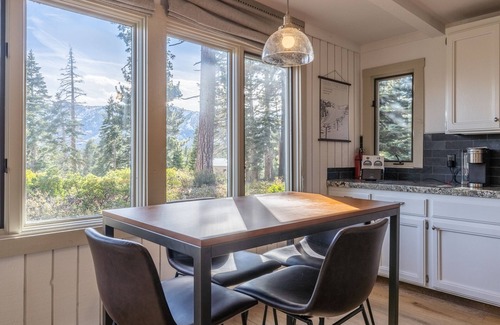 Mammoth Lakes Apartment | Brand New Listing! 5 minute walk to Canyon Lodge! Newly Updated Two-Bed, Two-Bath, Mountainback #14