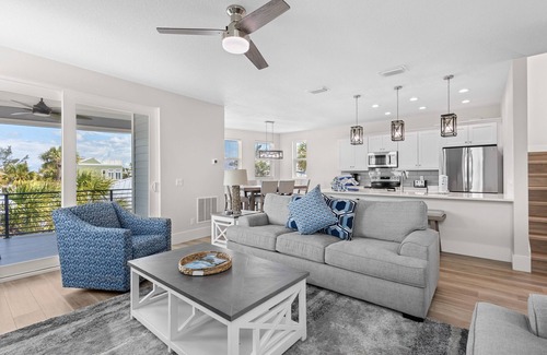 Bradenton Beach House | Brand new luxury duplex w/private pool, roof top decking, w/ds, & gulf views