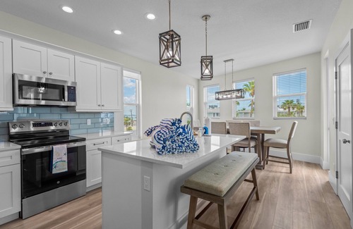 Bradenton Beach House | Brand new luxury duplex w/private pool, roof top decking, w/ds, & gulf views