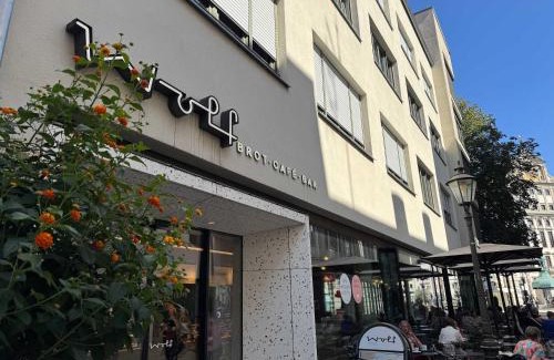 Innenstadt - Sankt Ulrich-Dom Apartment | Brand new luxury apartment on Rathausplatz