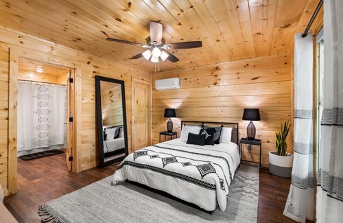 Gatlinburg - Pigeon Forge House | Brand New Luxury Cabin-Private Appalachian Retreat