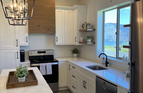 Manson House | Brand NEW Modern Farm-House Style Private Getaway