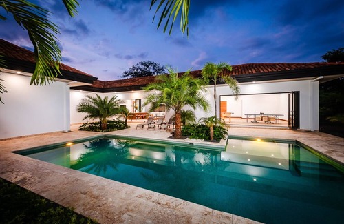 Tamarindo House | Brand new modern luxury home, pool, beach club membership, daily housekeeping