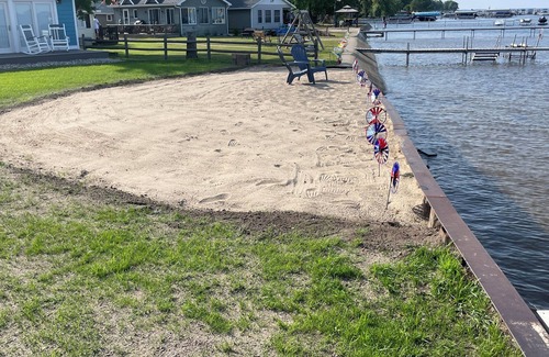 Houghton Lake Cabin | Brand New Modern Cabin Steps away from beautiful Houghton Lake