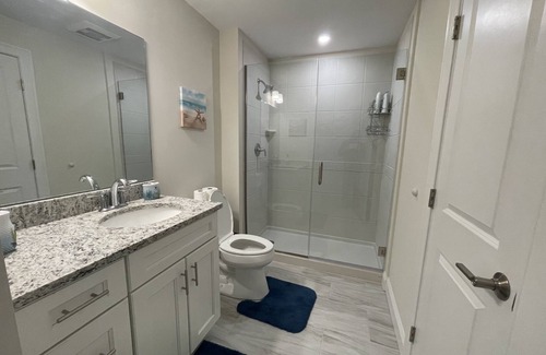 Hampton Condo | Brand new oceanfront condo directly across from the beach