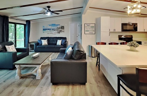 Put-in-Bay House | Brand New Remodel! Stylish 3BR/2BA Island Escape for 8 – House 68