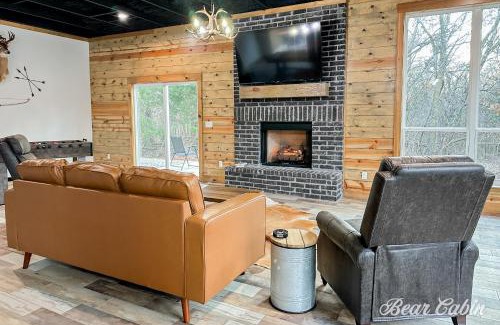 Purcell House | Brand New Rustic Cabin with pool table and fireplace