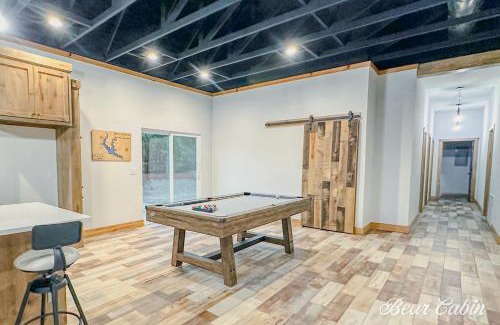 Purcell House | Brand New Rustic Cabin with pool table and fireplace