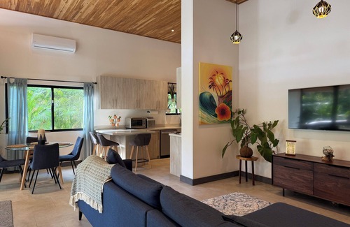 Playa Grande Villa | Brand new surf villa with casita in Playa Grande. 3 min walk to the beach!