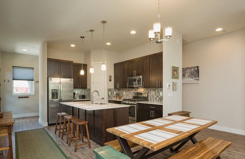 Purgatory House | Brand New Townhome Across from Purgatory - Great Views - Shuttle