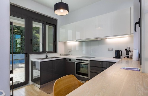 Daratsos Villa | Brand new villa ☆ Private pool ☆ 5 min from famous beaches ☆ Kid's playroom !