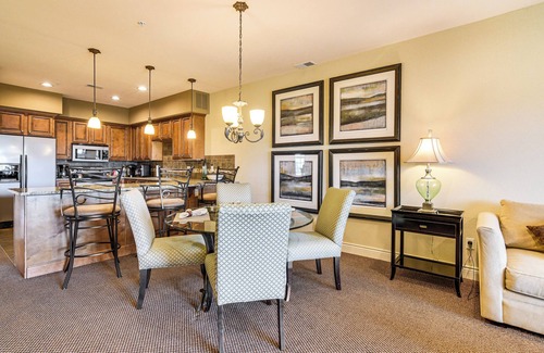 Branson Condo | Branson Condo w/Pool Access & Views, 3 Mi Dtwn!